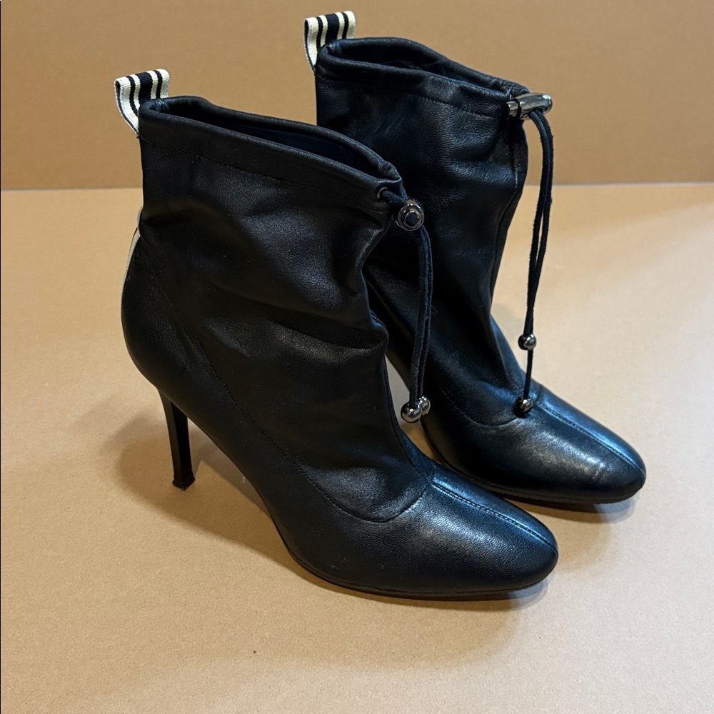 STEVEN Steve Madden Black Soft Leather Stiletto Toggle ankle boots